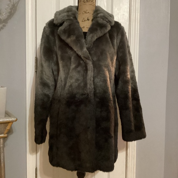 Isaac Mizrahi Faux Fur Coat - Picture 4 of 6